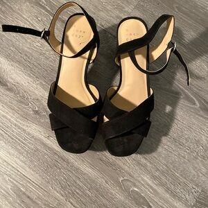 A new Day size 6 chunky heel